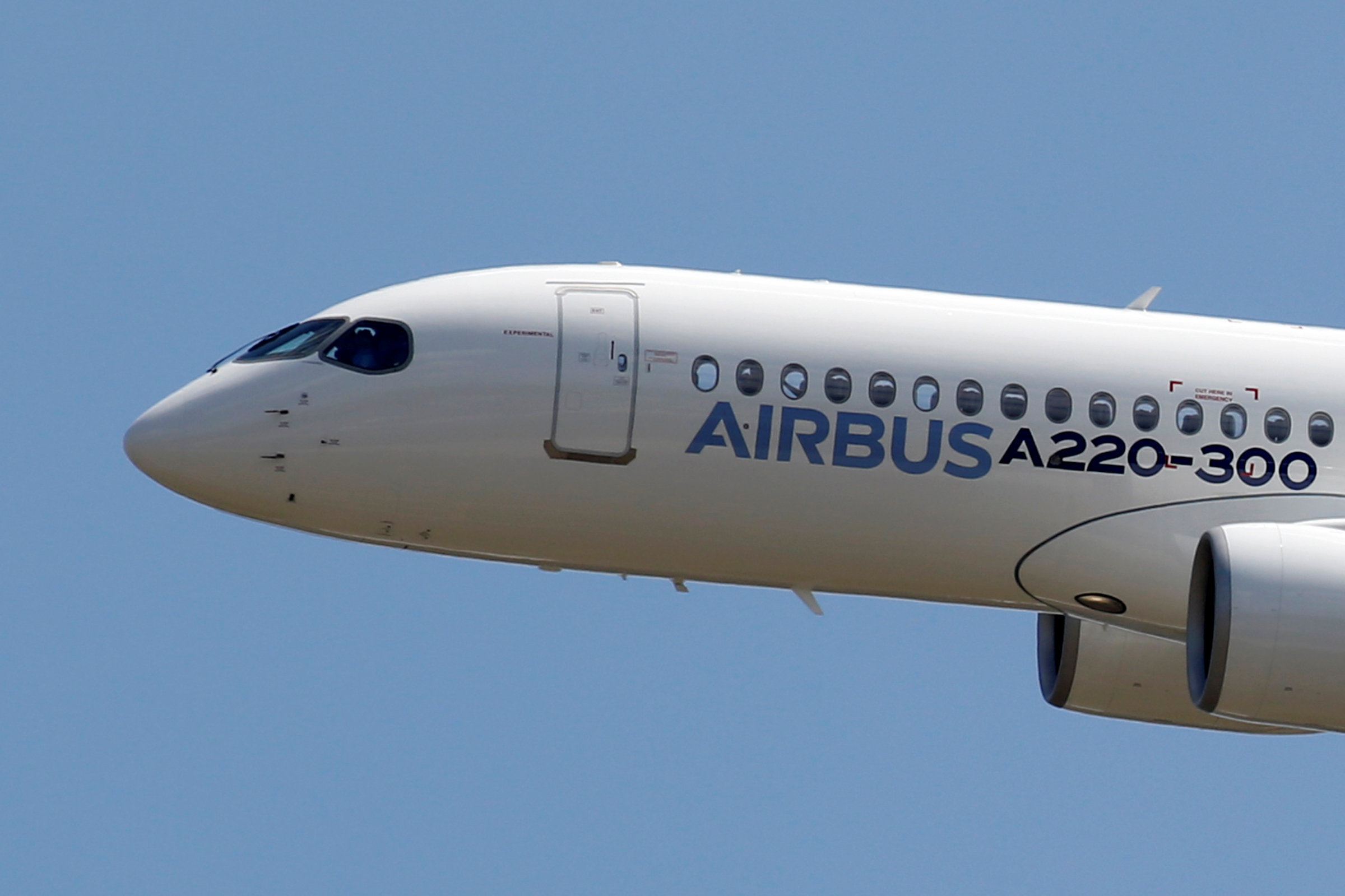 Antigo CS300 da Bombardier, jato foi renomeado A220 após ser integrado ao portfólio da Airbus (Foto: Regis Duvignau/Reuters)