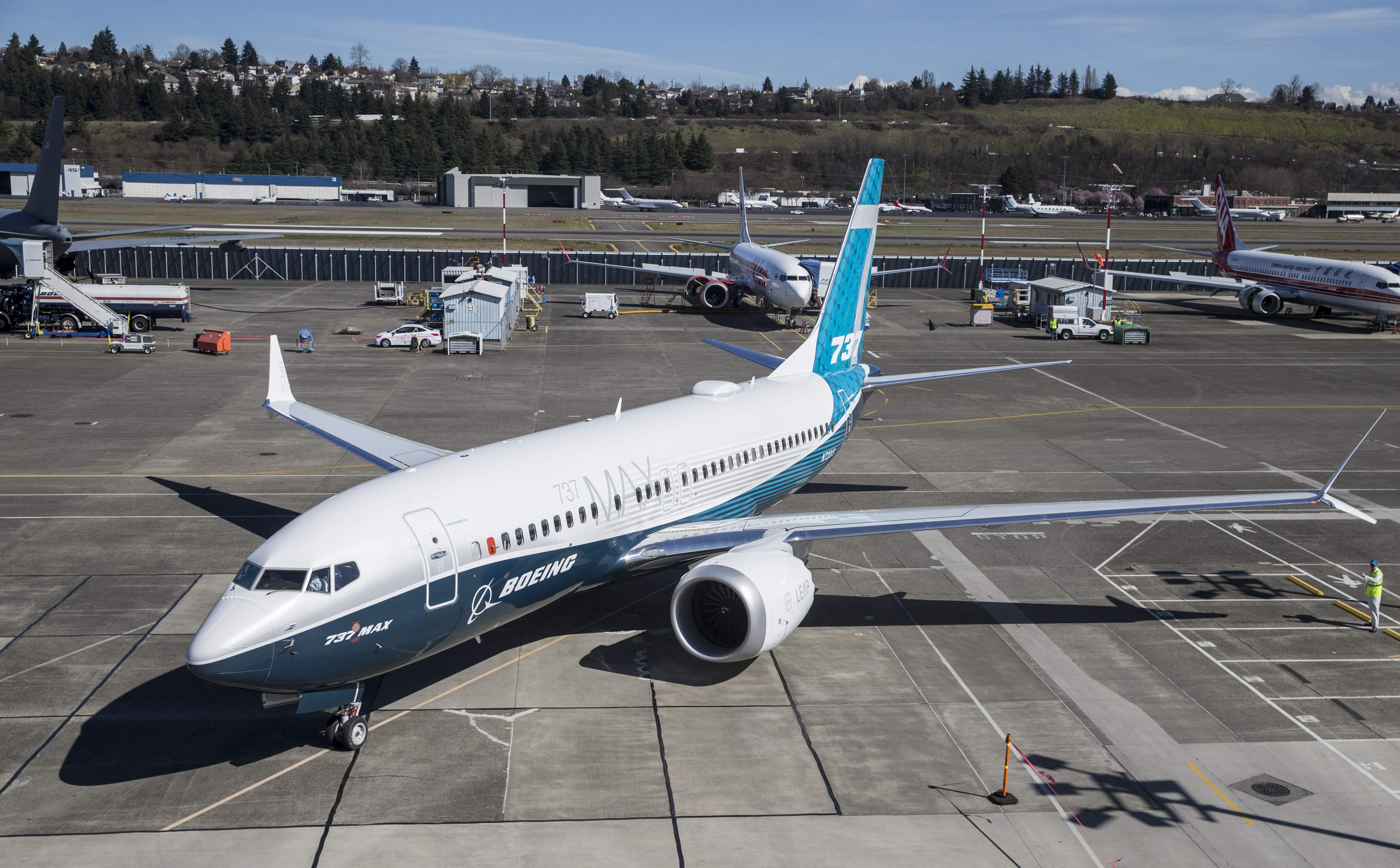 Um 737 MAX 7: nariz afilado e para-brisa com "V" na lateral são marcas da Boeing (Foto: Stephen Brashear/Getty/AFP)